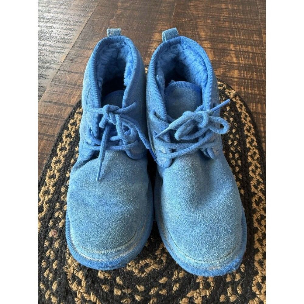 UGG Kids Neumel II Size 3 Blue - Pre Owned.